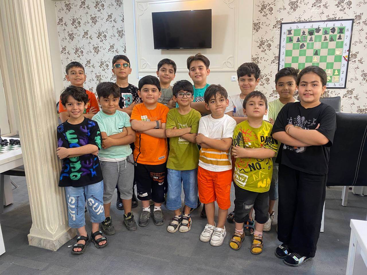یاسمن مرزبان_دسته جمعی (3)